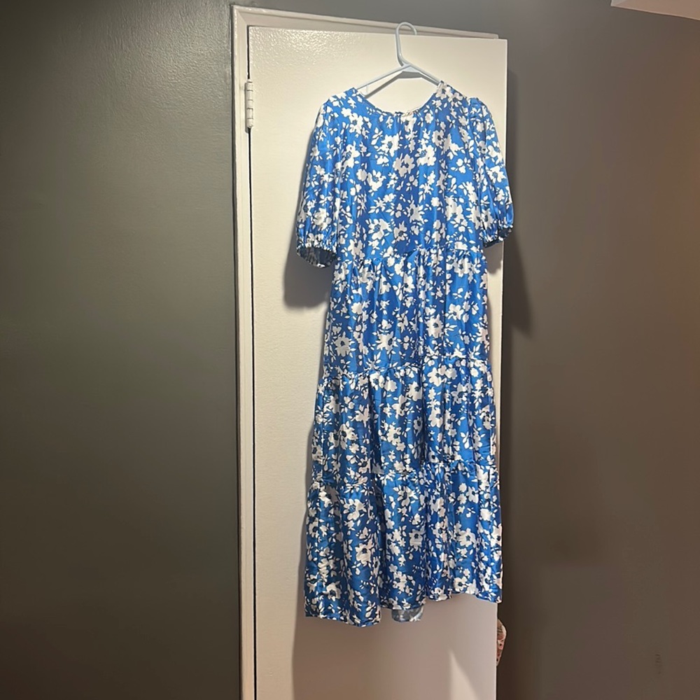 Twisted Wunder blue floral smock dress, Size US 6